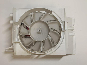 Вентилятор с двигателем в сборе EAU42744401 от LG MH63M3BGISW/00 1.8W С разбора